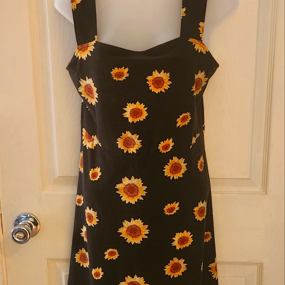 SO BRAND sunflower dress.